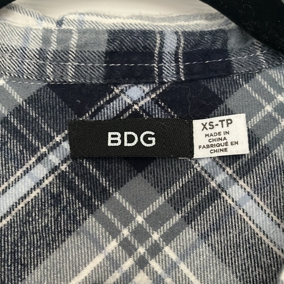 Urban Outfitters- BEG blue and white flannel,Sz Xs -oversized ( bin1) - Picture 4 of 7